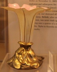 Lotus ware pink with gold